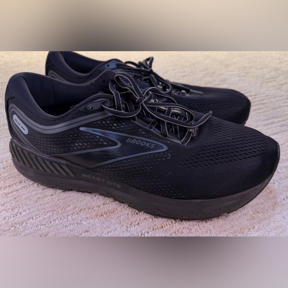Brooks Men’s Beast GTS 23 Supportive Running Shoe